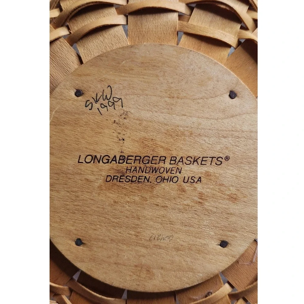 Longaberger 1999 Christmas Collection Popcorn Basket with Protector and Handles